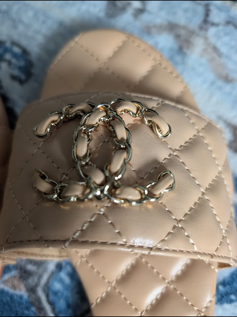 CHANEL women quilted